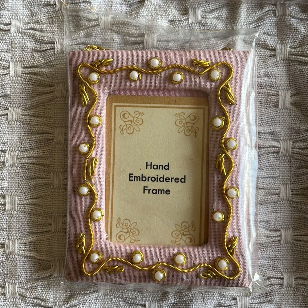 Set of three hand embroidered frames - NEW 💯 - Picture 5 of 6